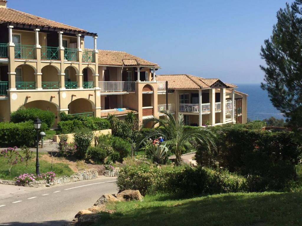 Appartement à Cap Estérel Village Pierre et Vacances Saint-Raphaël Extérieur photo